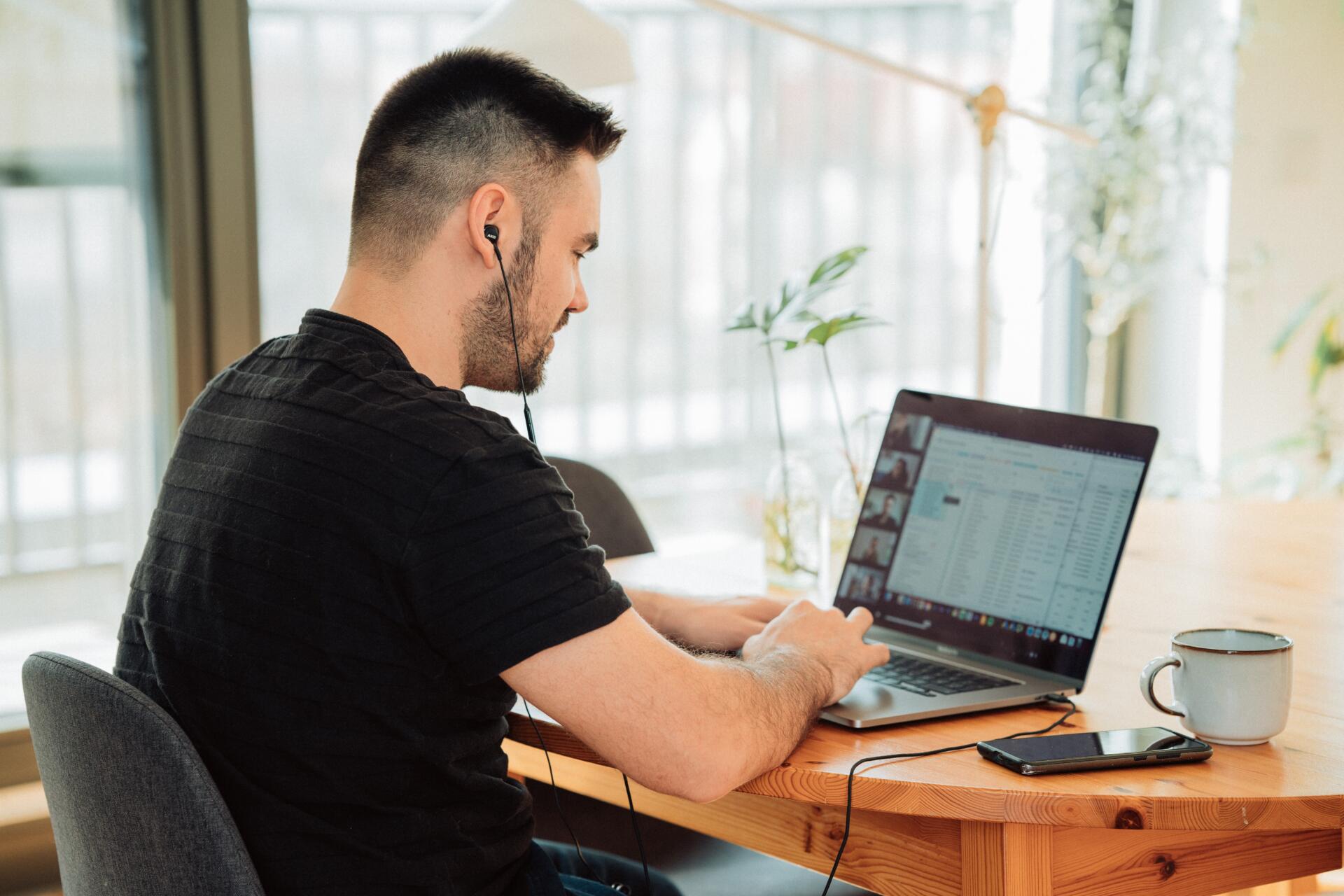 Virtuelle Kaffeepausen im Homeoffice – Wie gelingt die erfolgreiche Durchführung?